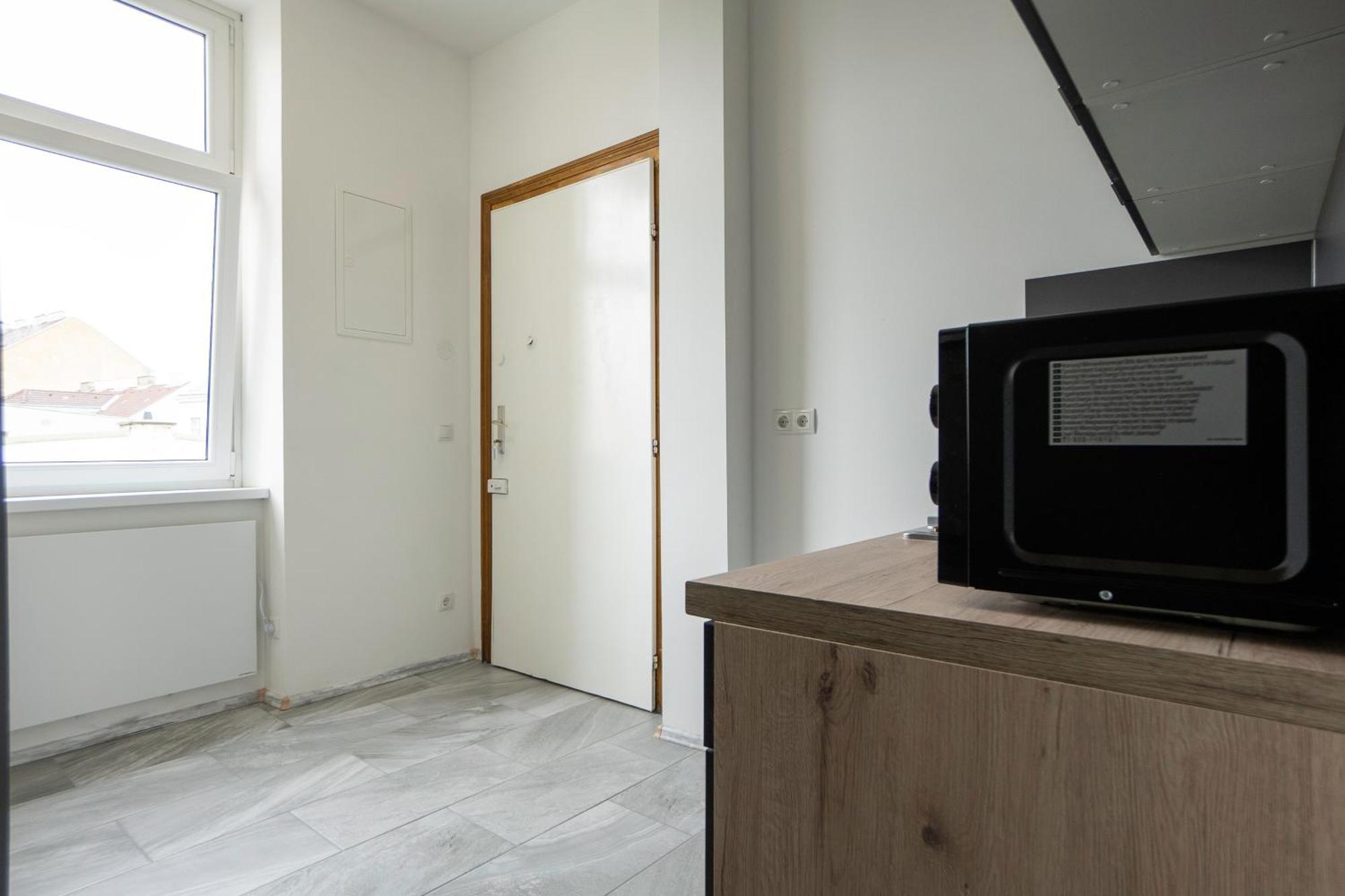 Apartment Homely 40m Apt, King-size Bed, Next To Downtown *