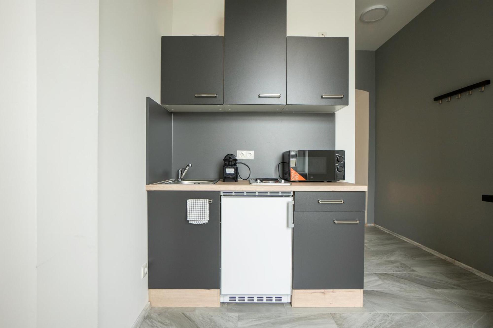 Homely 40m Apt, King-size Bed, Next To Downtown * Wien